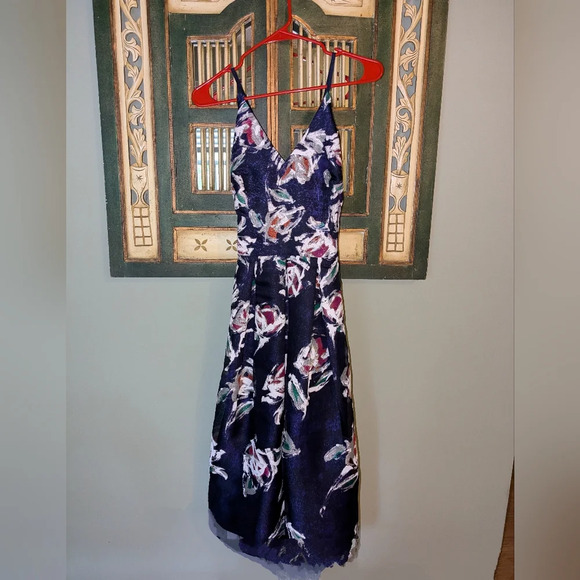 Phoebe by Kay Unger - Blue Floral Silk Bamboo Organza Gown size 2 - Picture 3 of 15